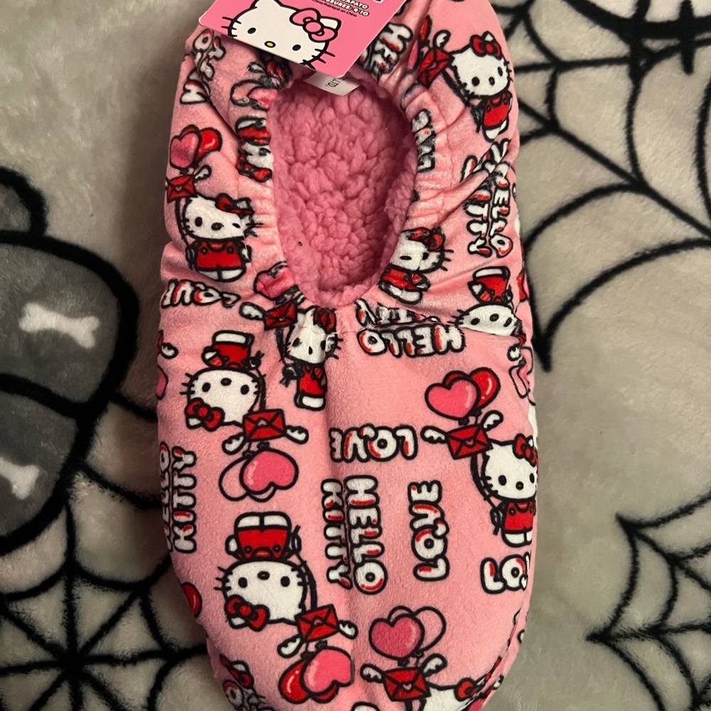hello kitty valentines slippers